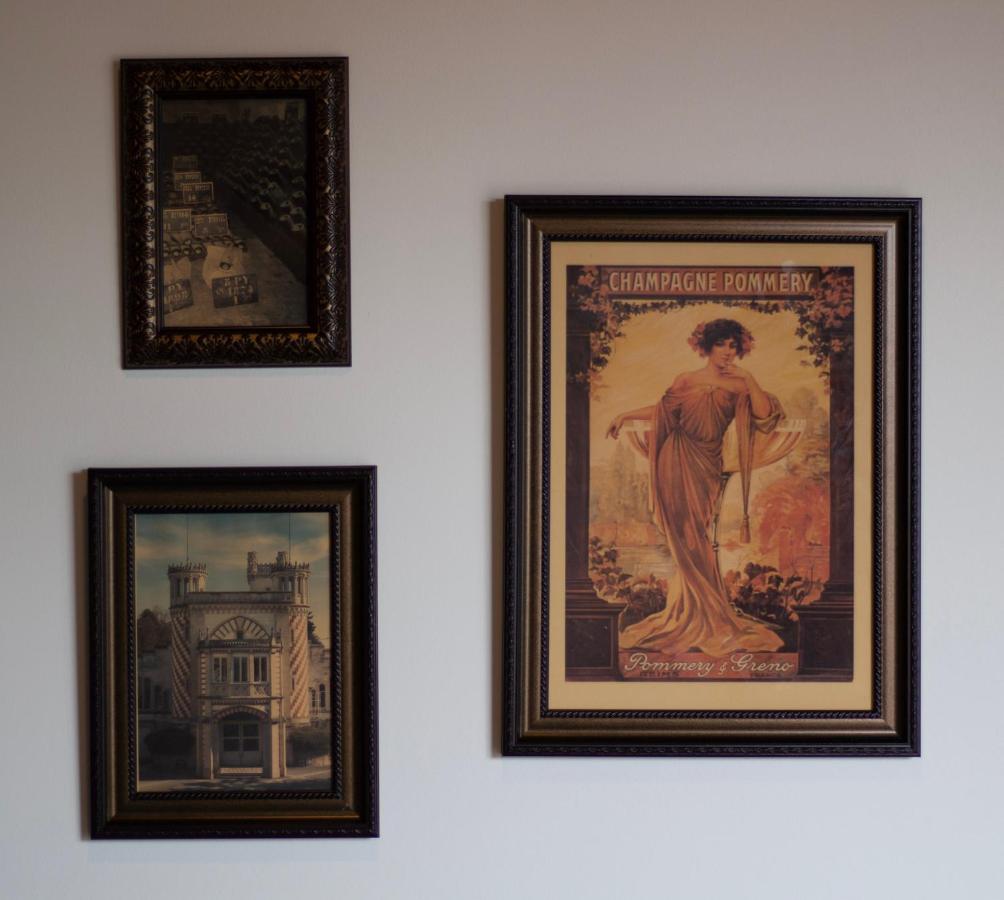 Le Voila Bed and Breakfast Melay  Εξωτερικό φωτογραφία